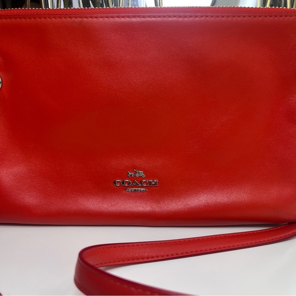 COACH Vintage Crossbody Bag - Picture 2 of 9